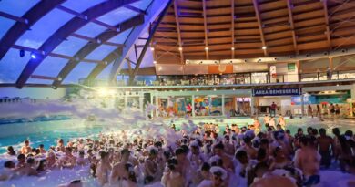 Halloween ad Acquaworld: una notte tra schiuma, musica e piscine riscaldate